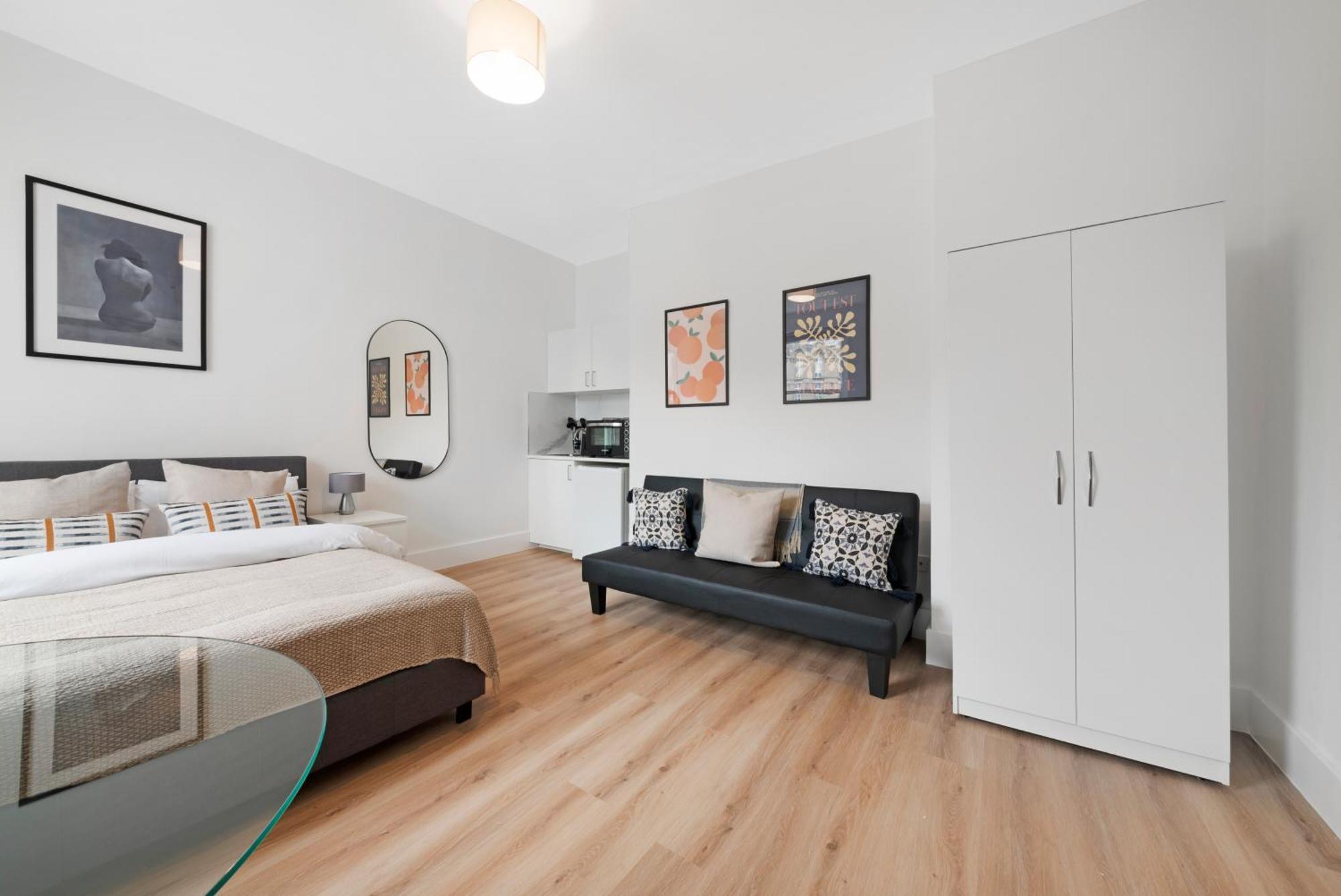 Archway Station Studios London Room photo