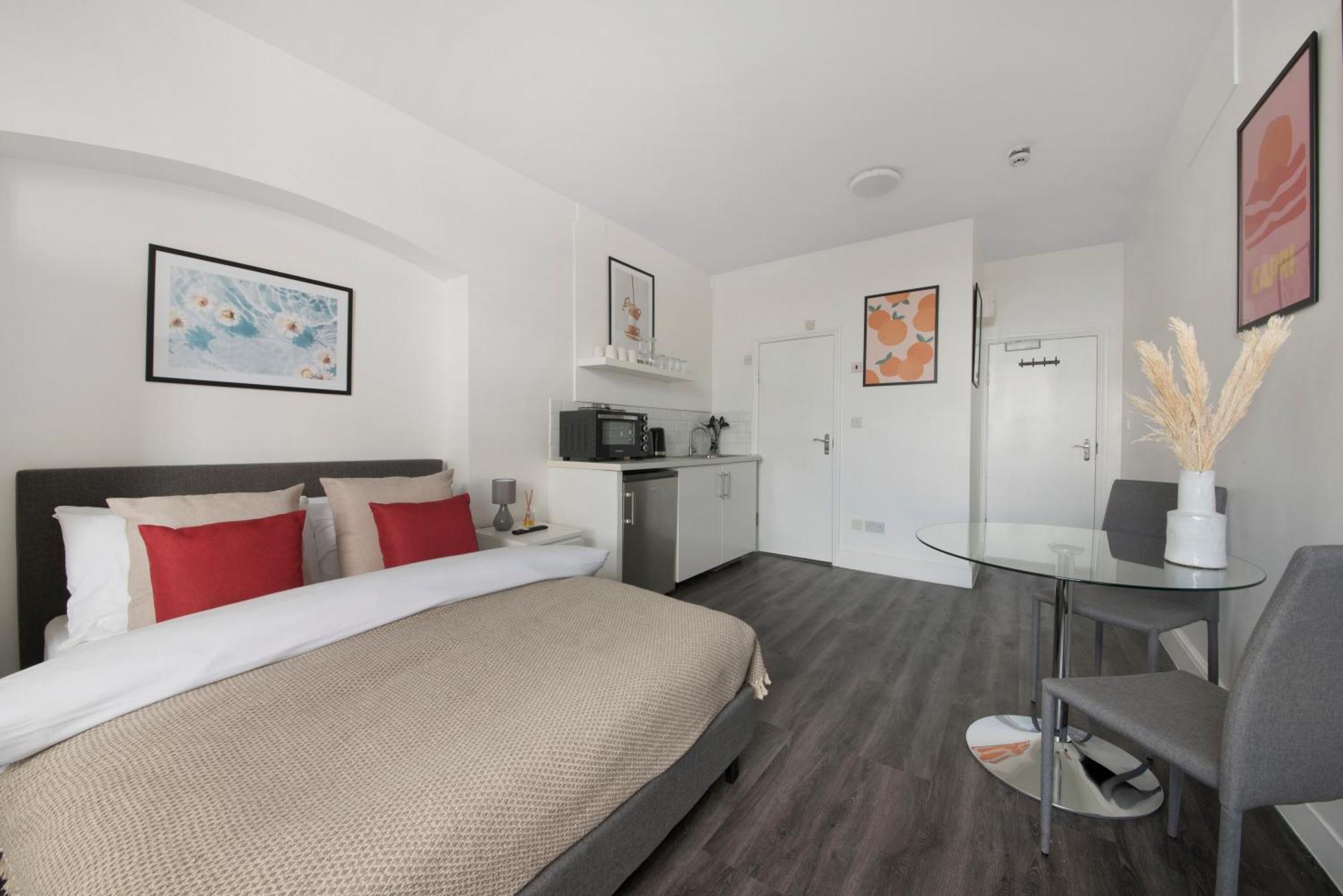 Archway Station Studios London Room photo
